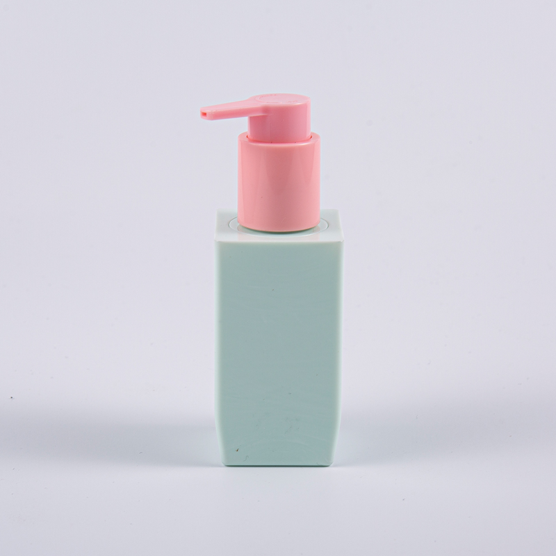 Meerdere kleurenoptie Vierkante vorm 50 ml PETG dikke muurlotionfles met plastic pomp 
