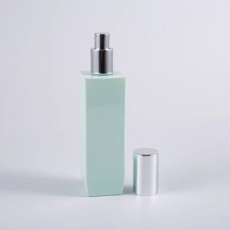 Meerdere kleurenoptie Vierkante vorm 150 ml PETG dikke muurlotionfles met aluminium pompdop 